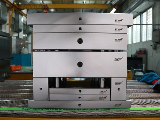 CNC que faz à máquina as bases de molde plásticas ISO9001 dos PCes da base de molde do Dme: 2015