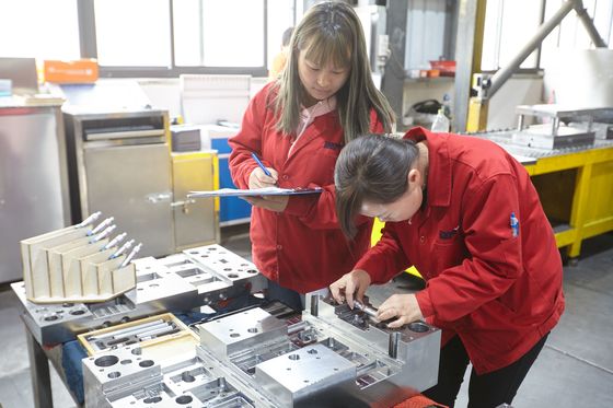 Precisão que mói a cor de aço feita sob encomenda da base de molde das bases de molde 50c Dme